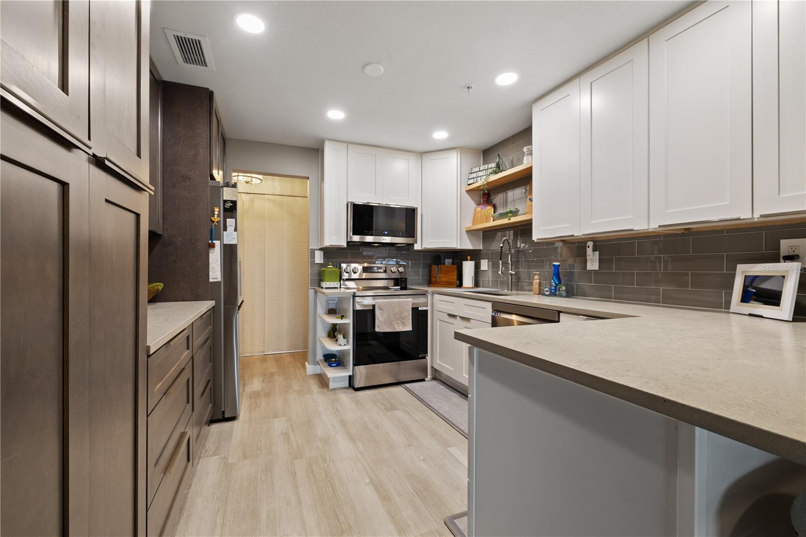 2780 N RIVERSIDE DR #805 — photo 15