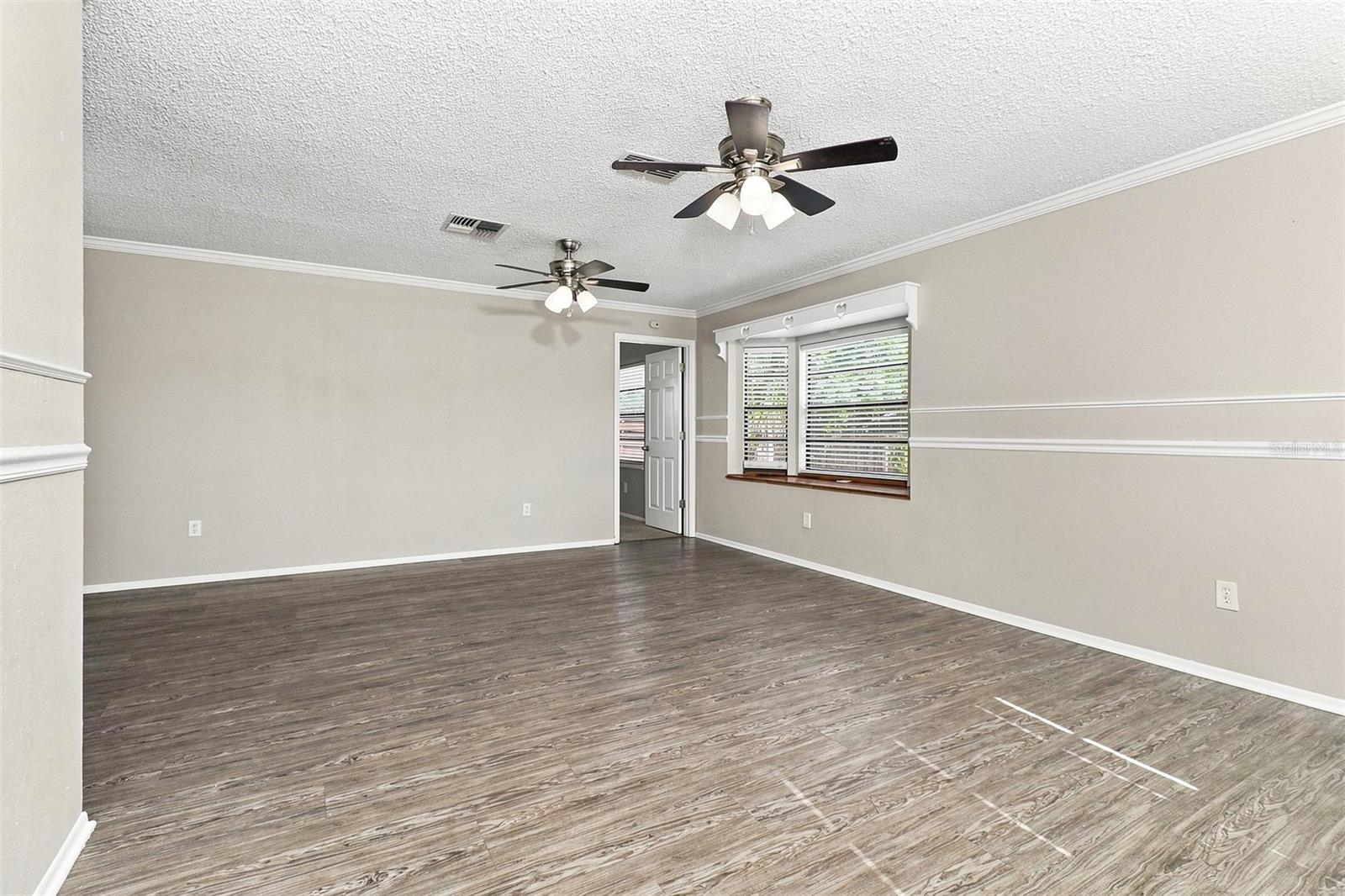 8305 AUTUMN OAK AVE — photo 14