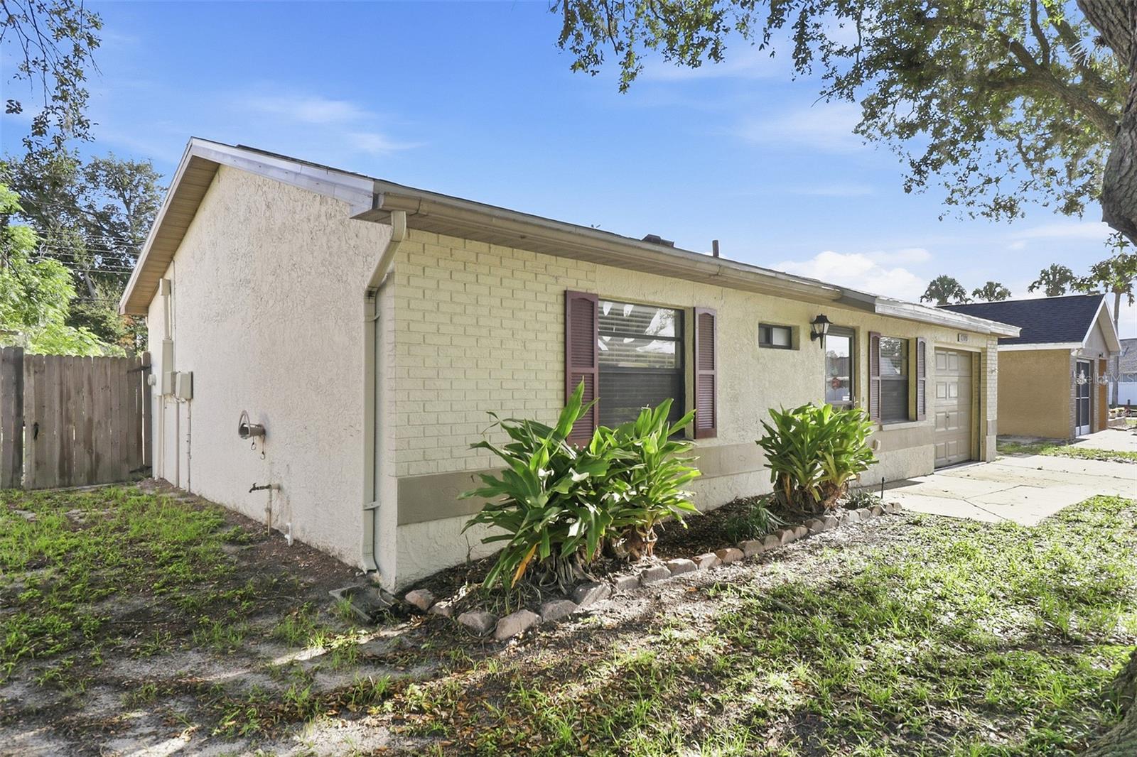 8305 AUTUMN OAK AVE — photo 20