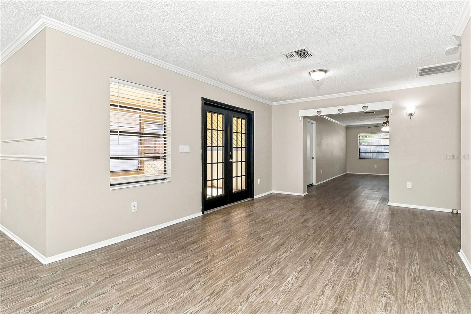 8305 AUTUMN OAK AVE — photo 12