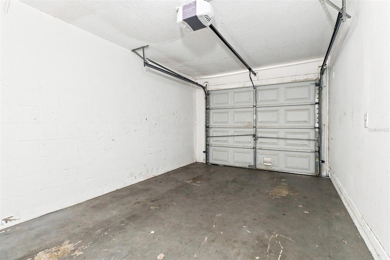 8305 AUTUMN OAK AVE — photo 10