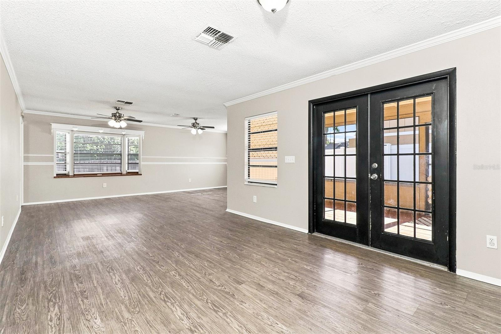 8305 AUTUMN OAK AVE — photo 11
