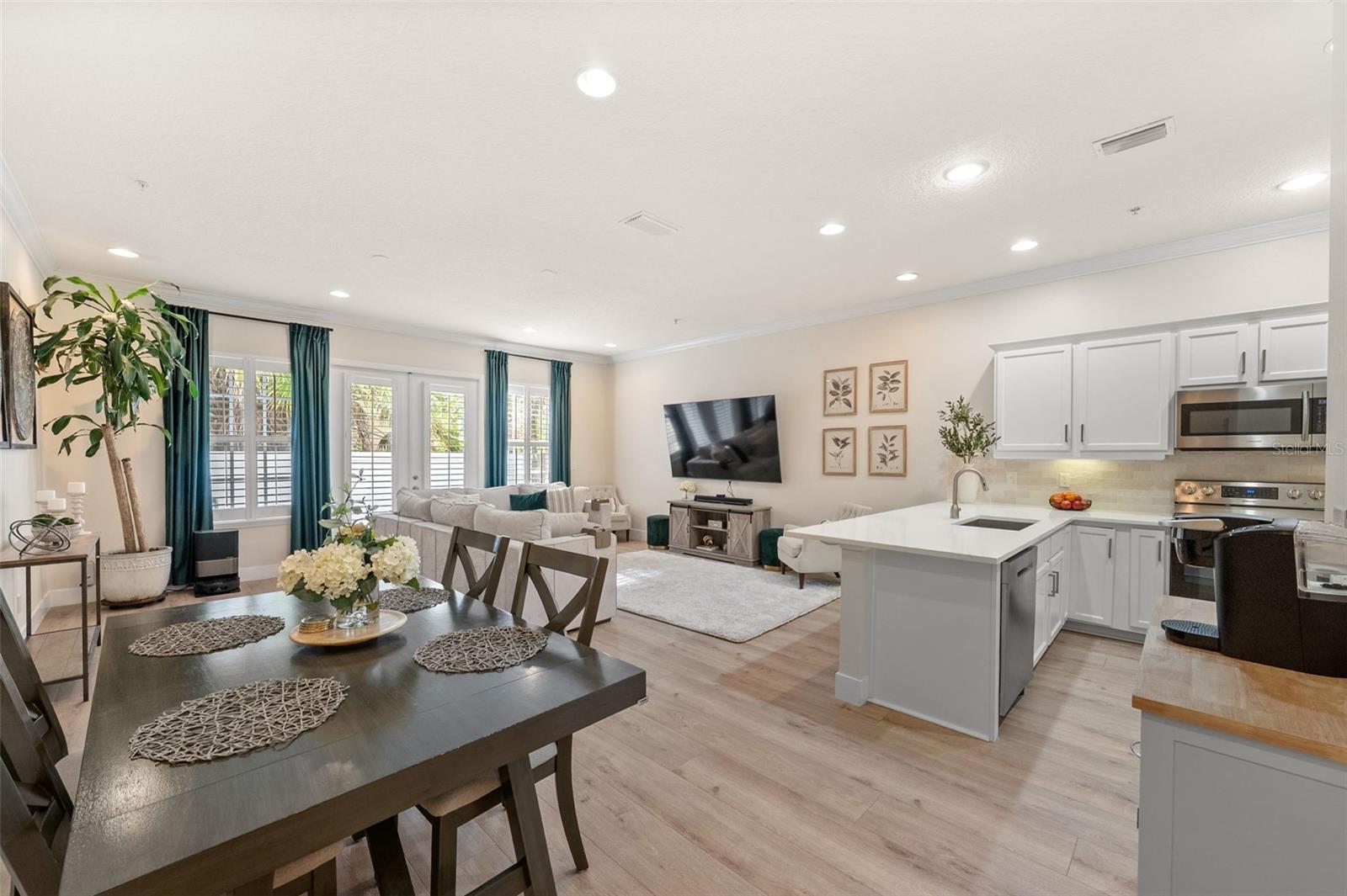 3210 W HORATIO ST #6 — photo 3