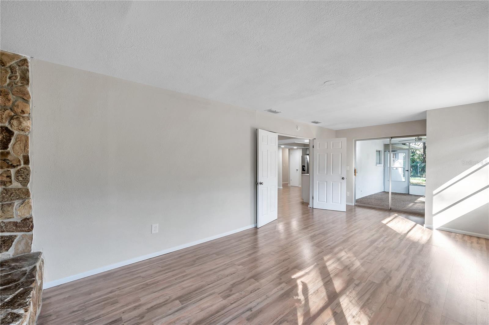 1995 MEADOW DR — photo 14