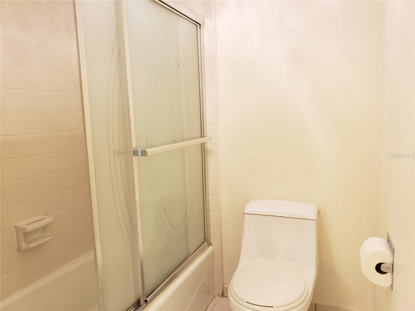 138 PINENEEDLE DR — photo 15