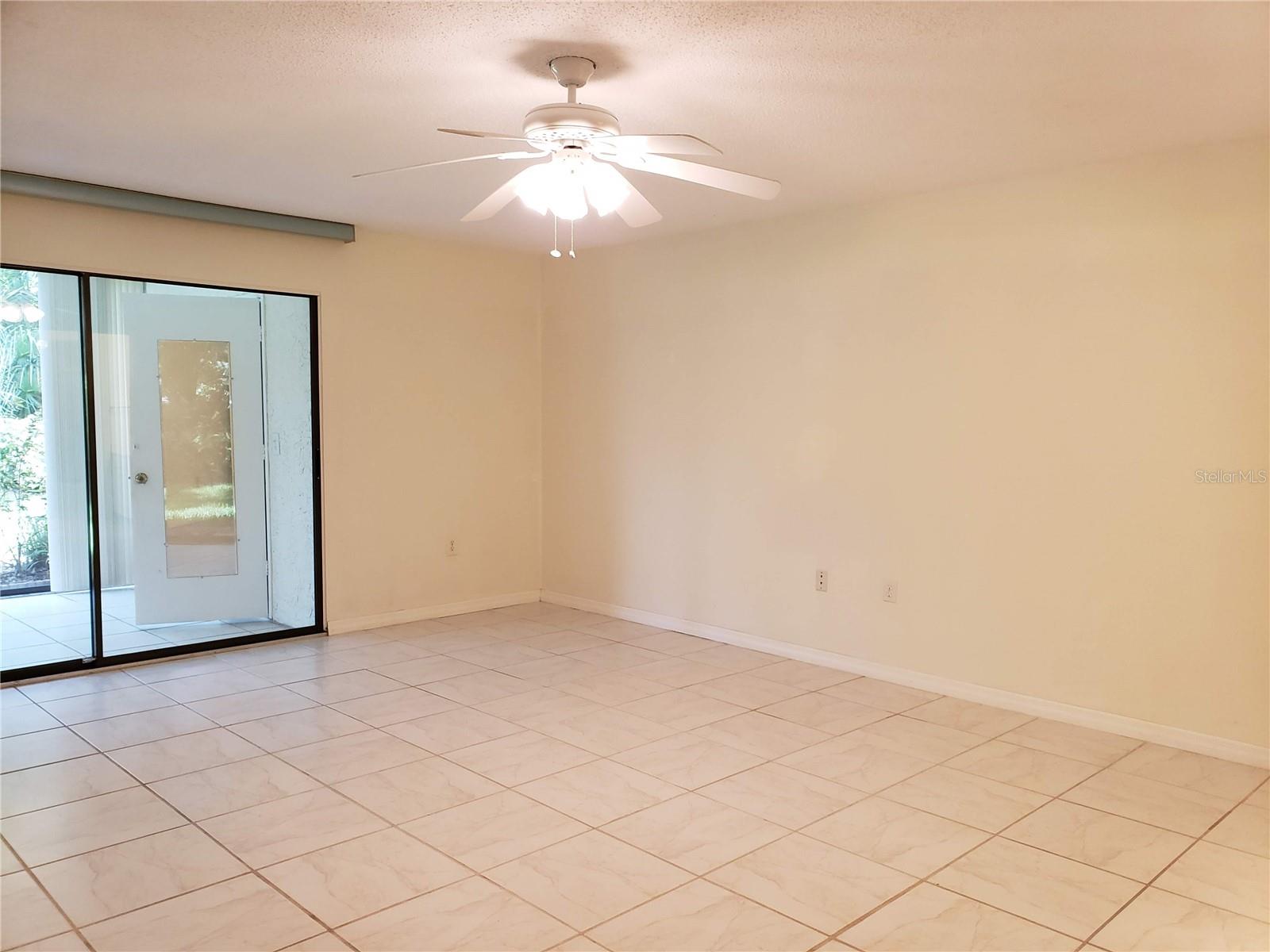 138 PINENEEDLE DR — photo 13