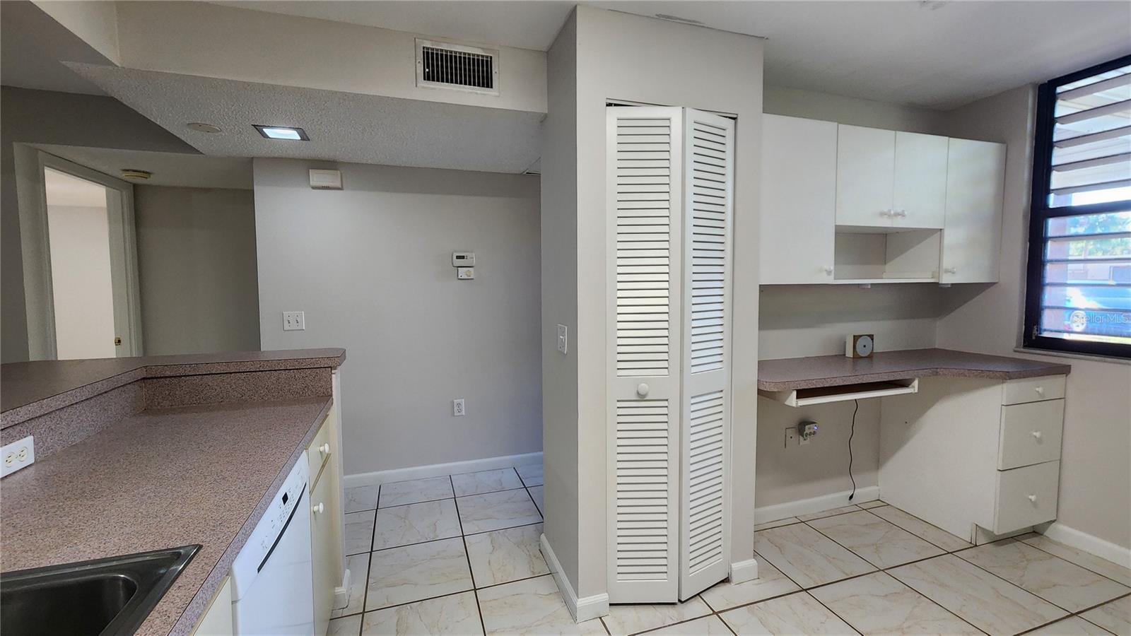 138 PINENEEDLE DR — photo 8