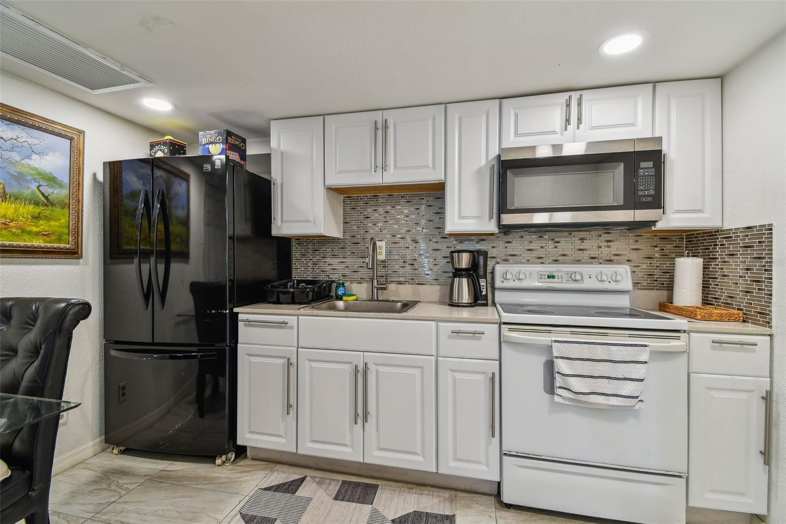 1377 S WASHINGTON AVE — photo 19