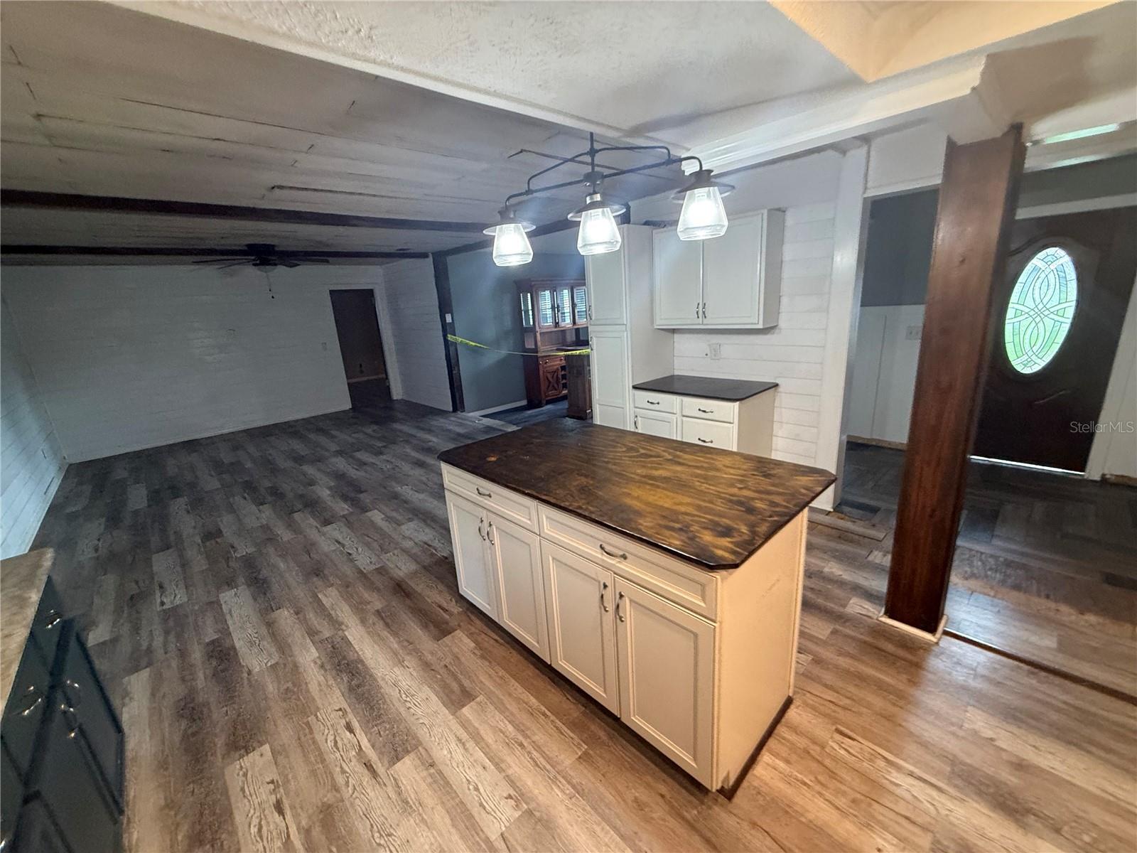1806 N WATERMAN DR — photo 6