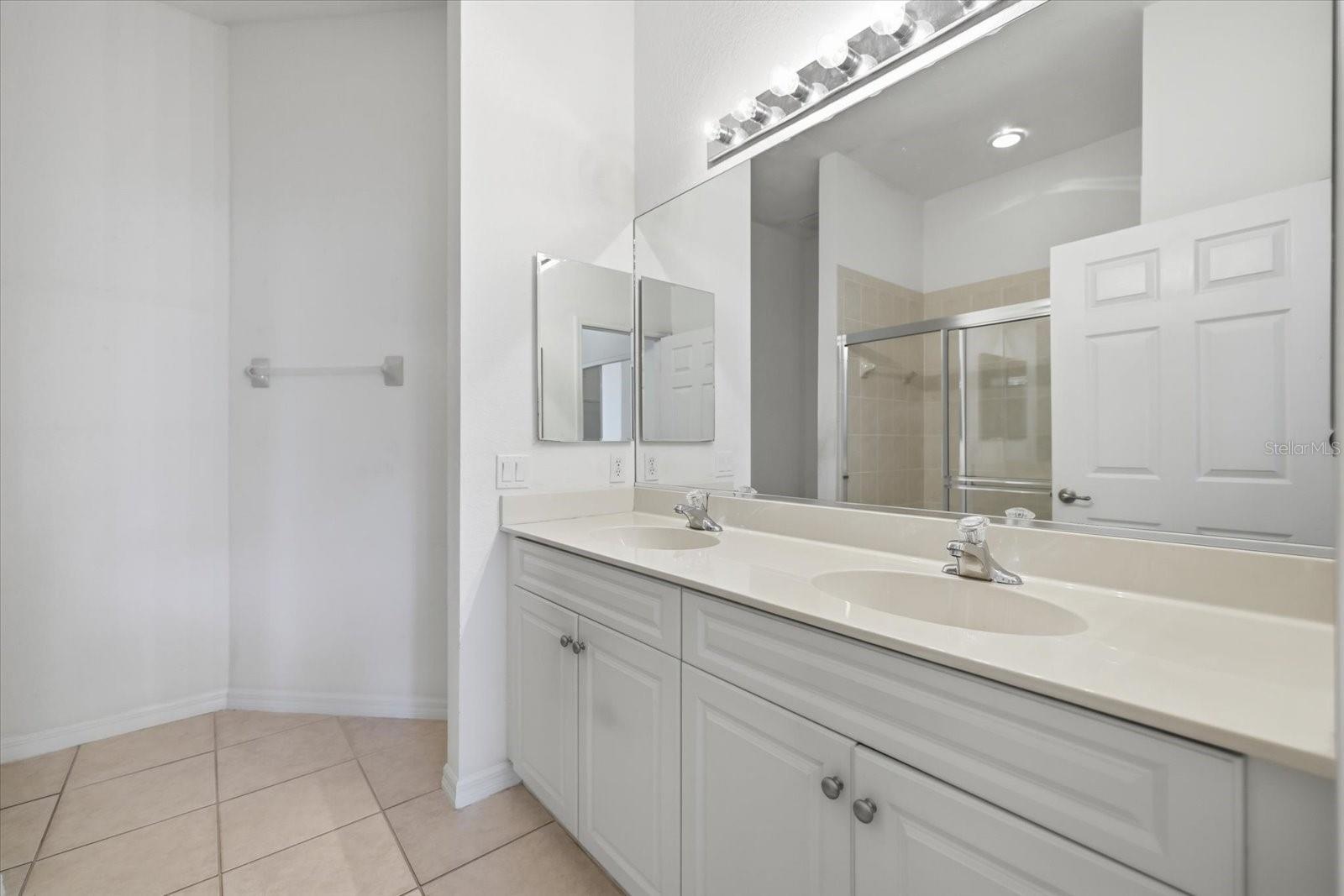 703 TRIANO CIR #703 — photo 17