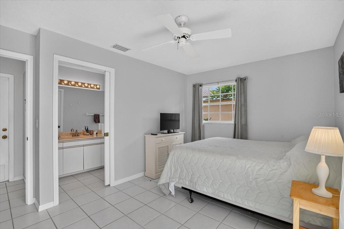 122 49TH CT E — photo 25