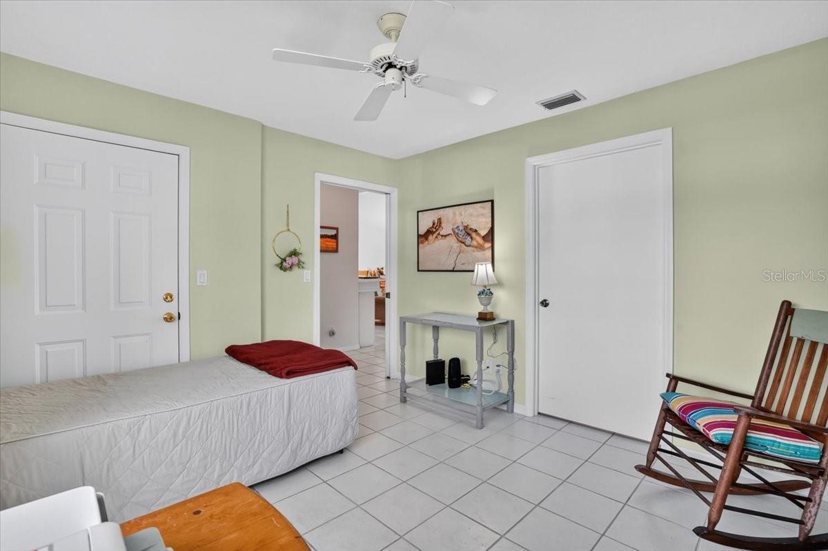 122 49TH CT E — photo 18