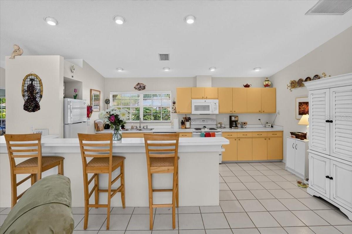 122 49TH CT E — photo 13