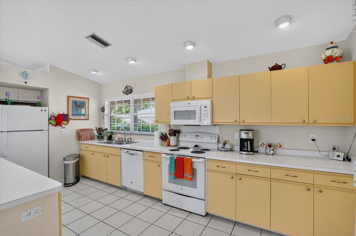 122 49TH CT E — photo 15