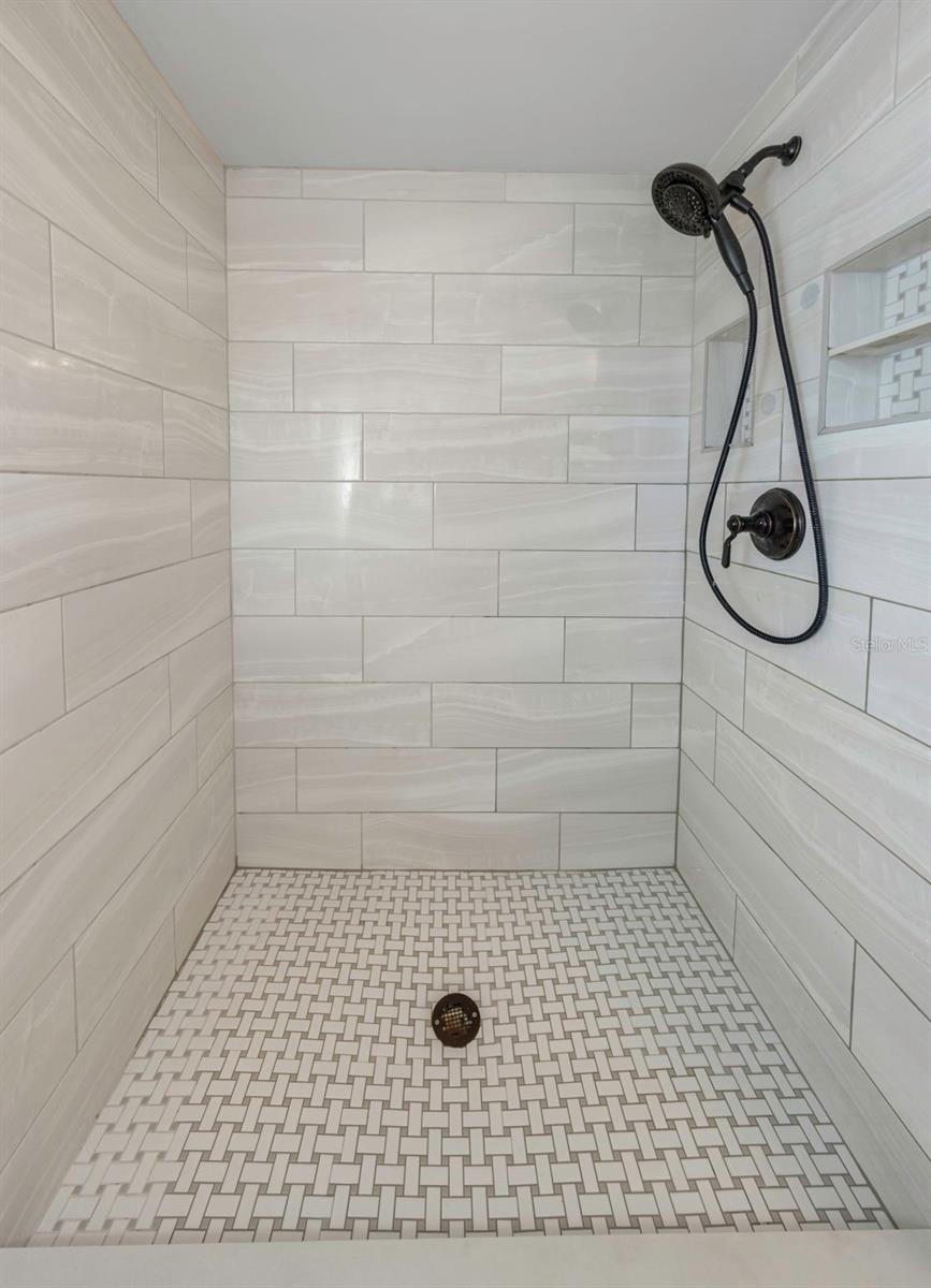 3582 FAIRWAY FOREST DR — photo 20