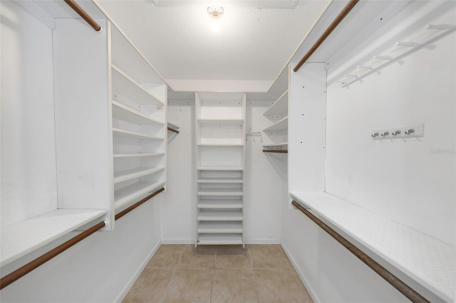 3582 FAIRWAY FOREST DR — photo 17