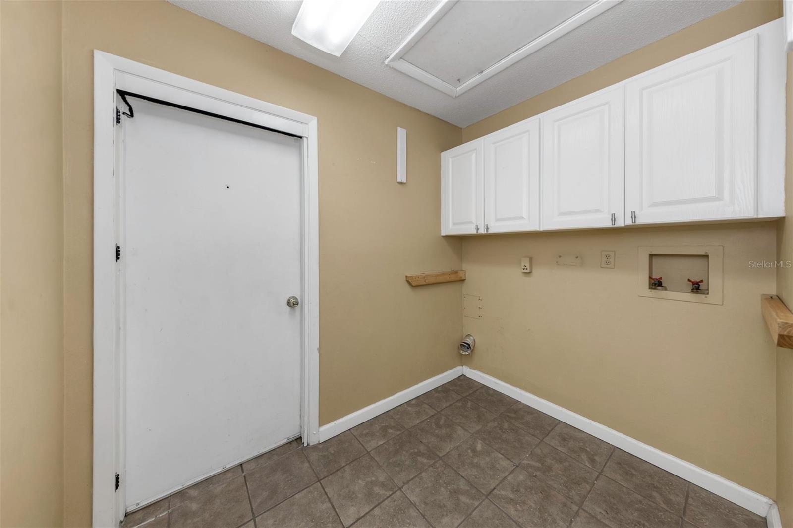 3582 FAIRWAY FOREST DR — photo 30