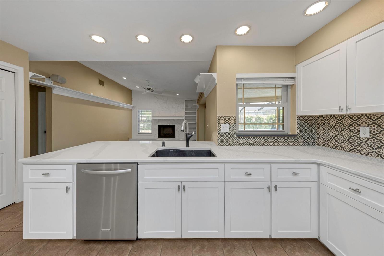 3582 FAIRWAY FOREST DR — photo 9