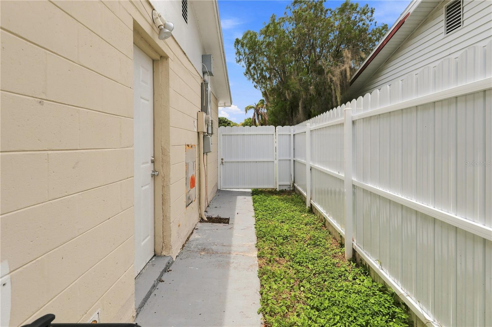 5531 QUIST DR — photo 27