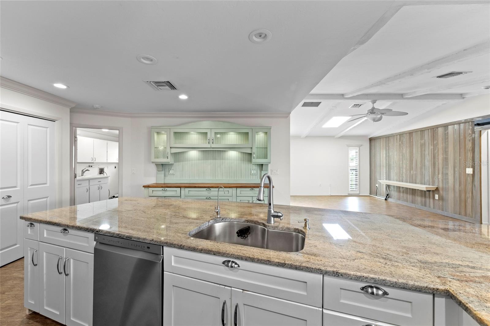1252 WATERSIDE LN — photo 9