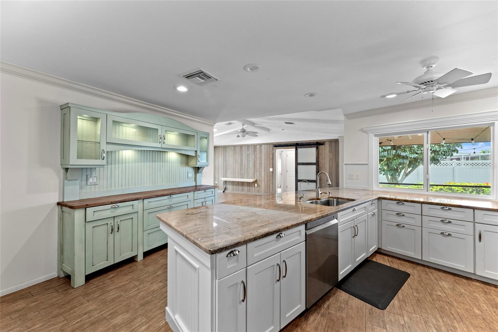 1252 WATERSIDE LN — photo 6