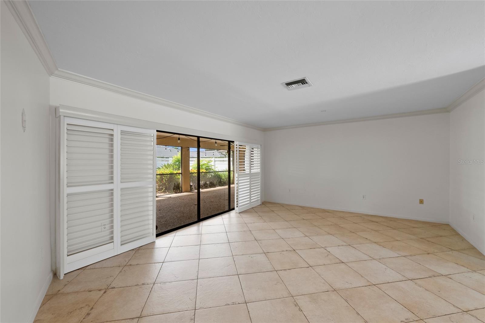 1252 WATERSIDE LN — photo 4