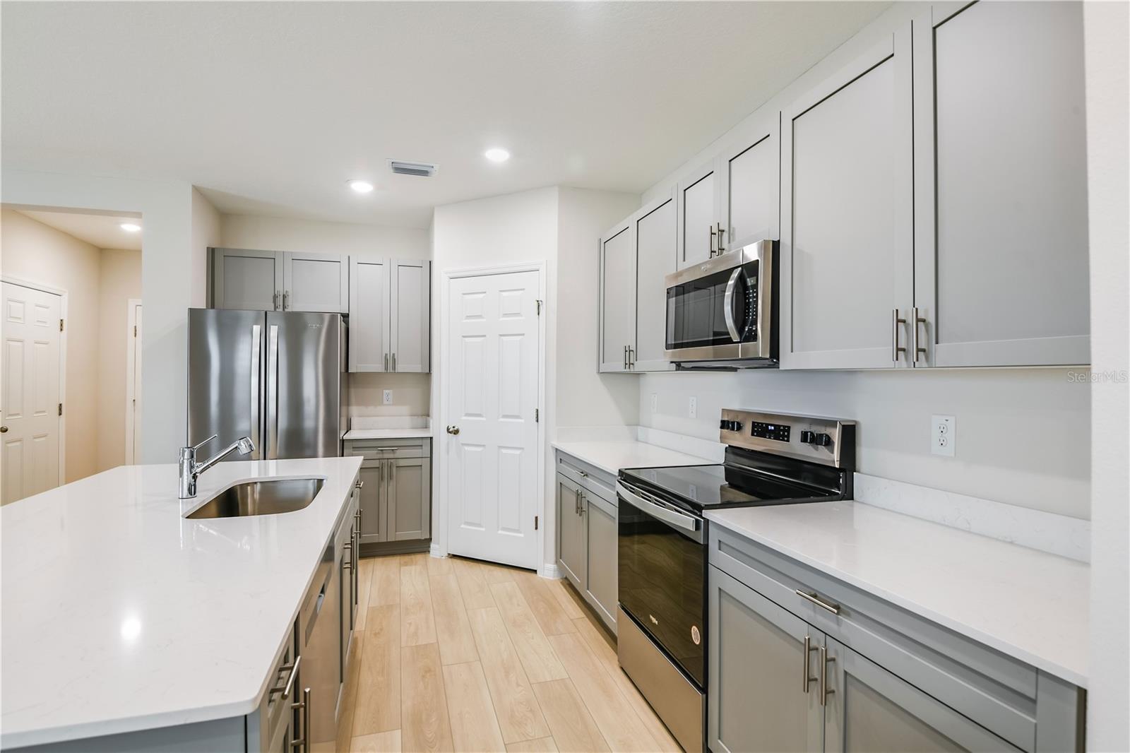9867 PELICAN COAST DR — photo 12