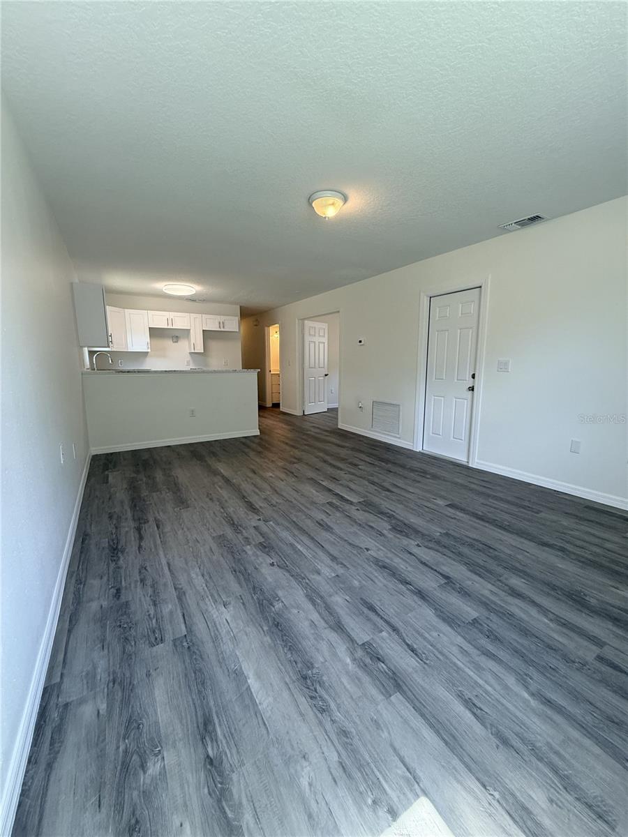 1013 6TH ST E — photo 3