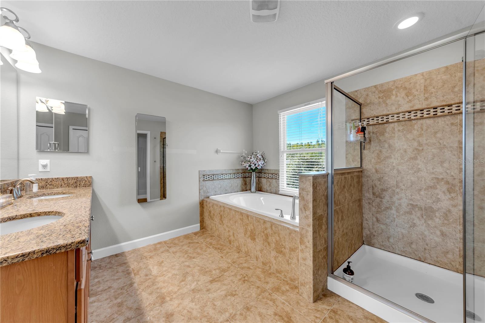 18617 MILTON KEYNES CT — photo 32