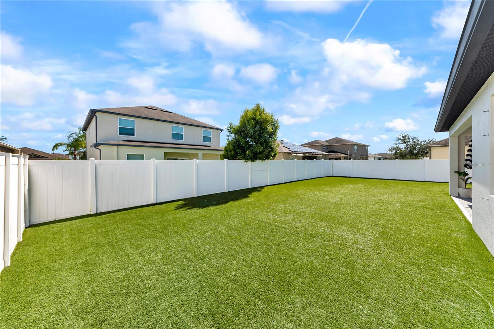 18617 MILTON KEYNES CT — photo 52