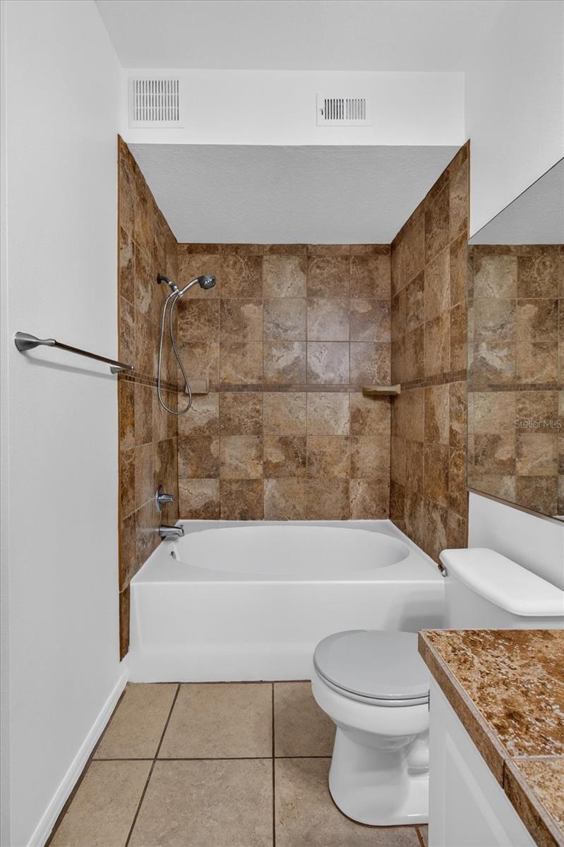 5608 PINNACLE HEIGHTS CIR #305 — photo 24