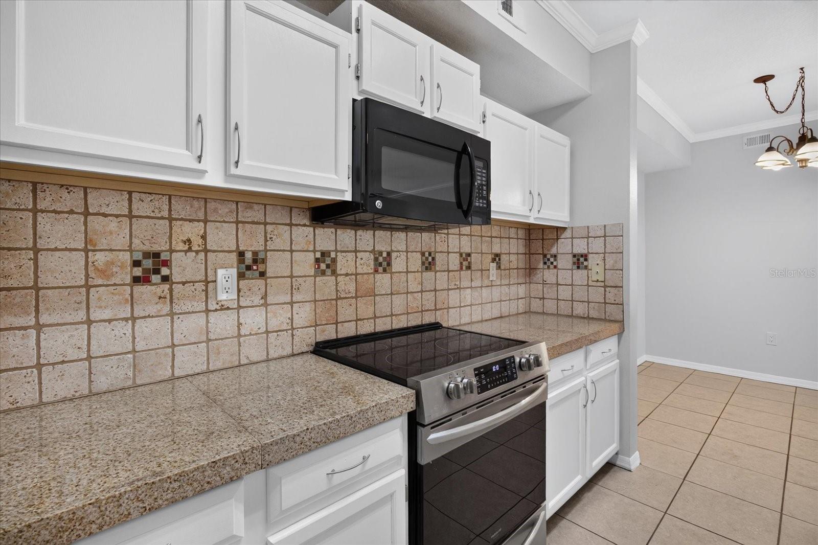 5608 PINNACLE HEIGHTS CIR #305 — photo 18