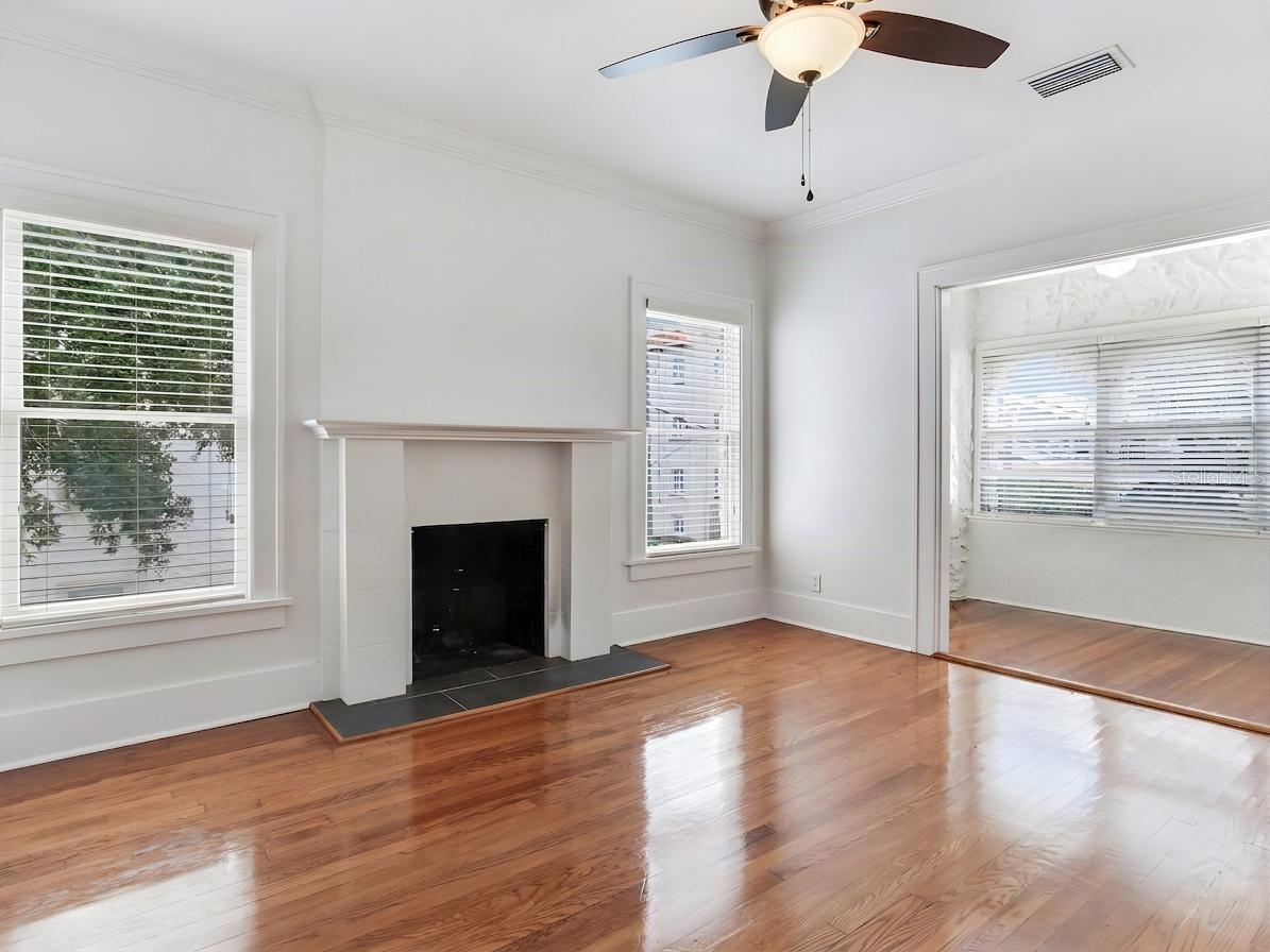 2114 W DEKLE AVE #4 — photo 2