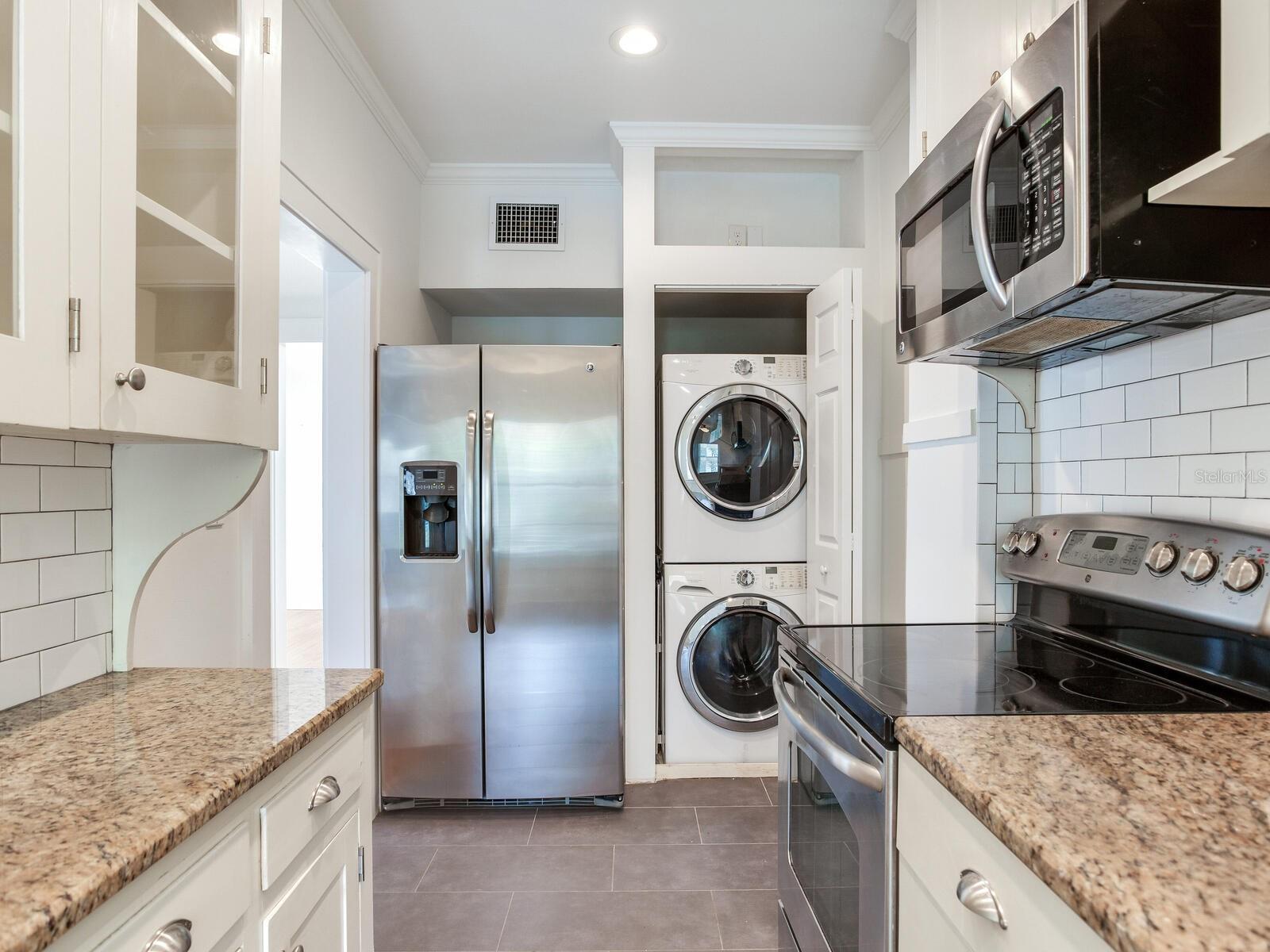 2114 W DEKLE AVE #4 — photo 3