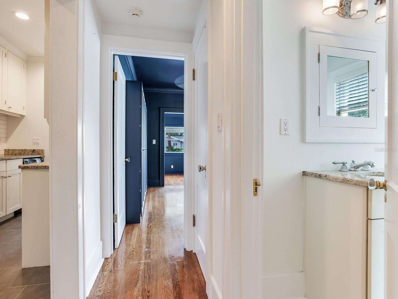 2114 W DEKLE AVE #4 — photo 17