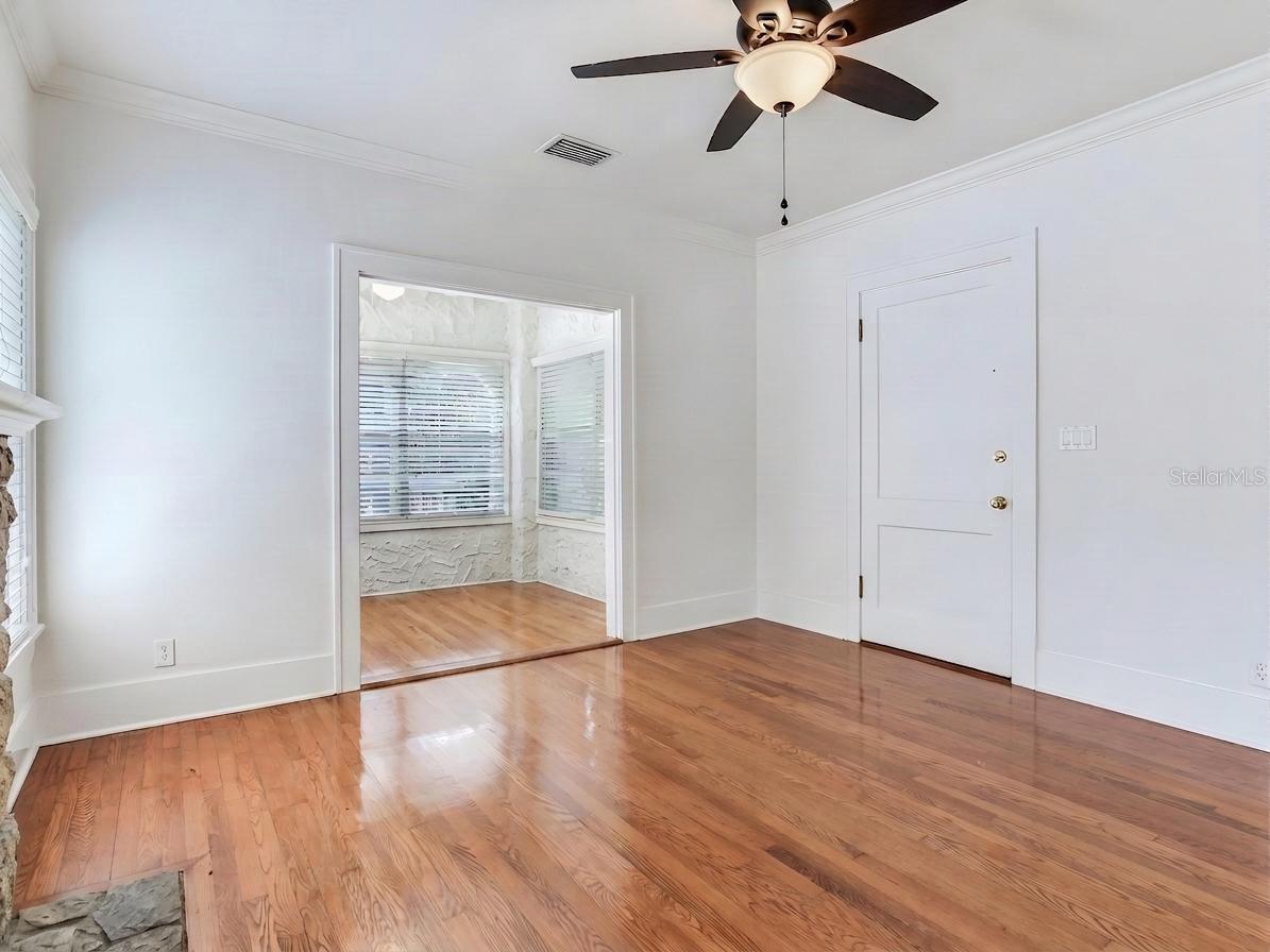 2114 W DEKLE AVE #4 — photo 8