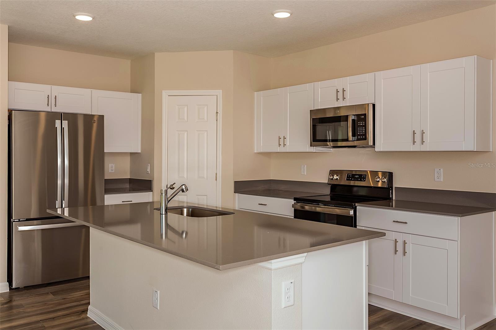 15257 MAUDE LANDING LOOP — photo 7