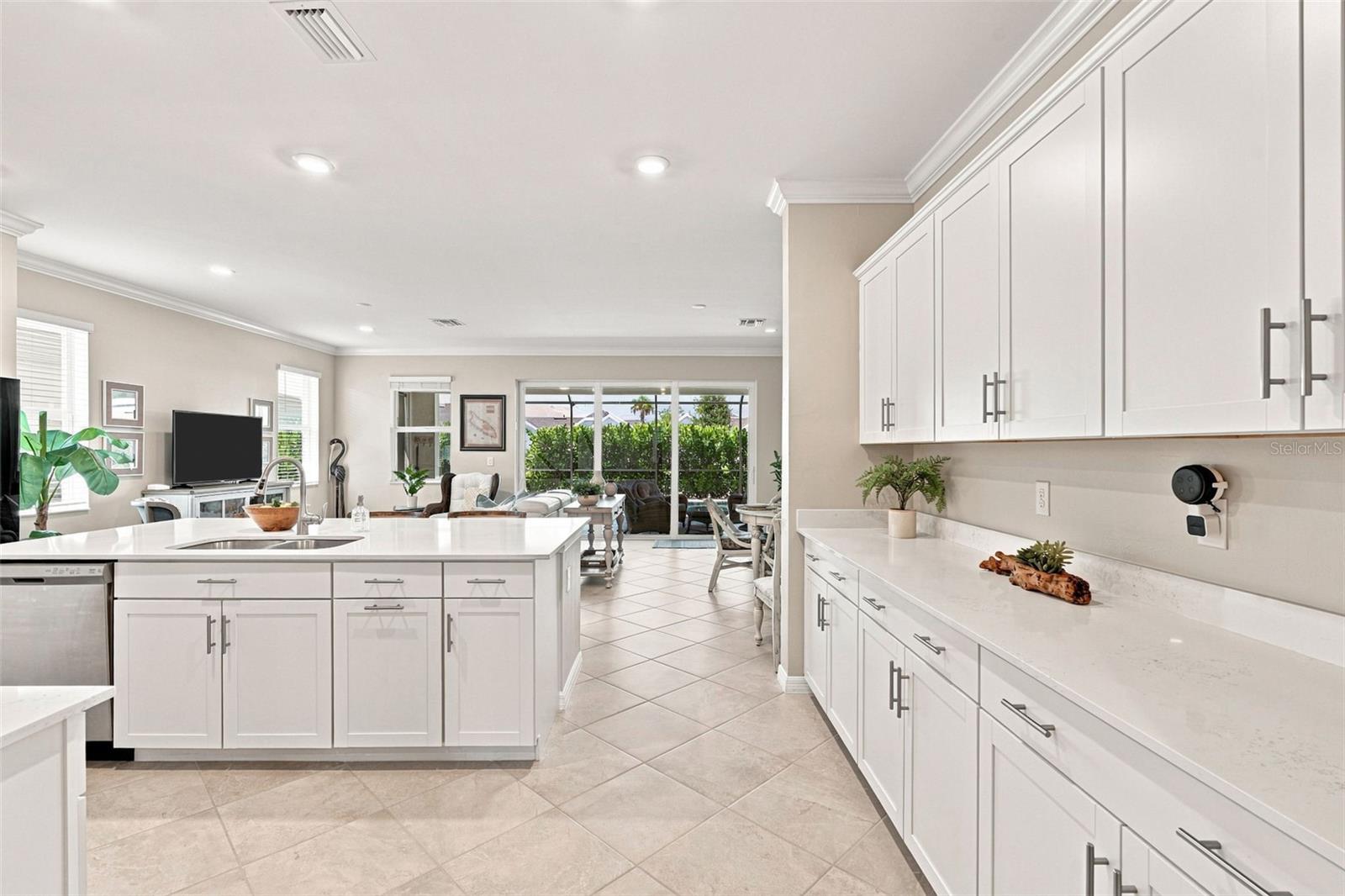 11390 BURGUNDY DR — photo 8