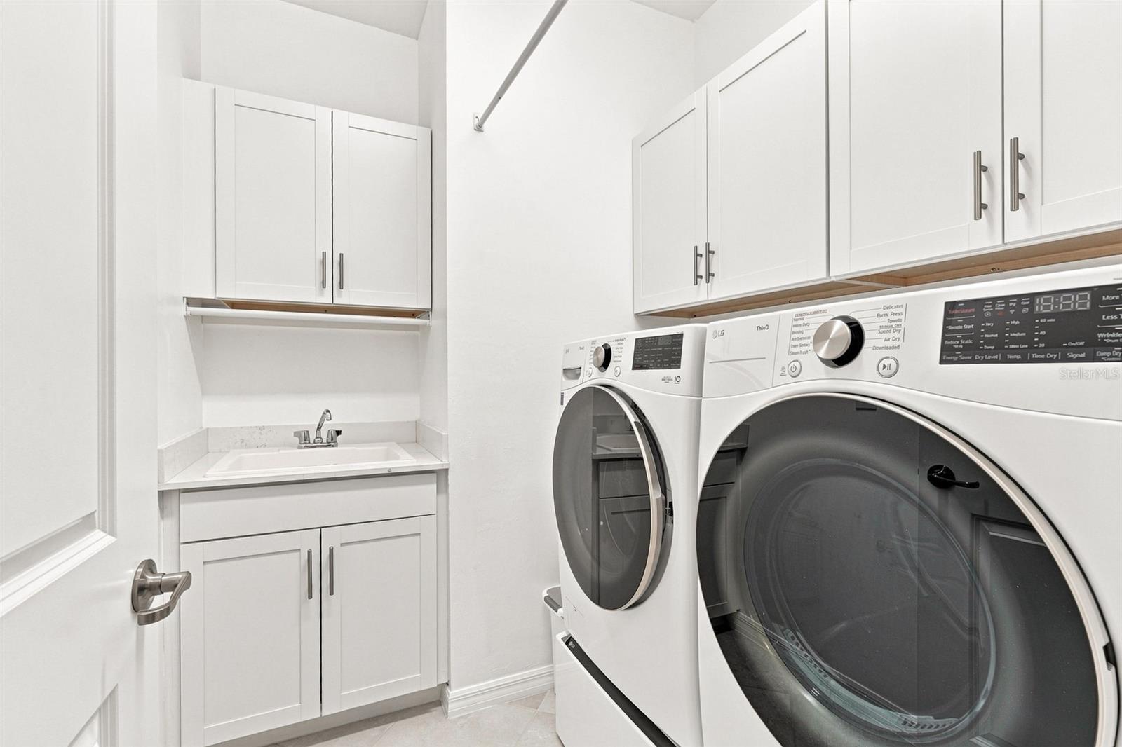 11390 BURGUNDY DR — photo 44