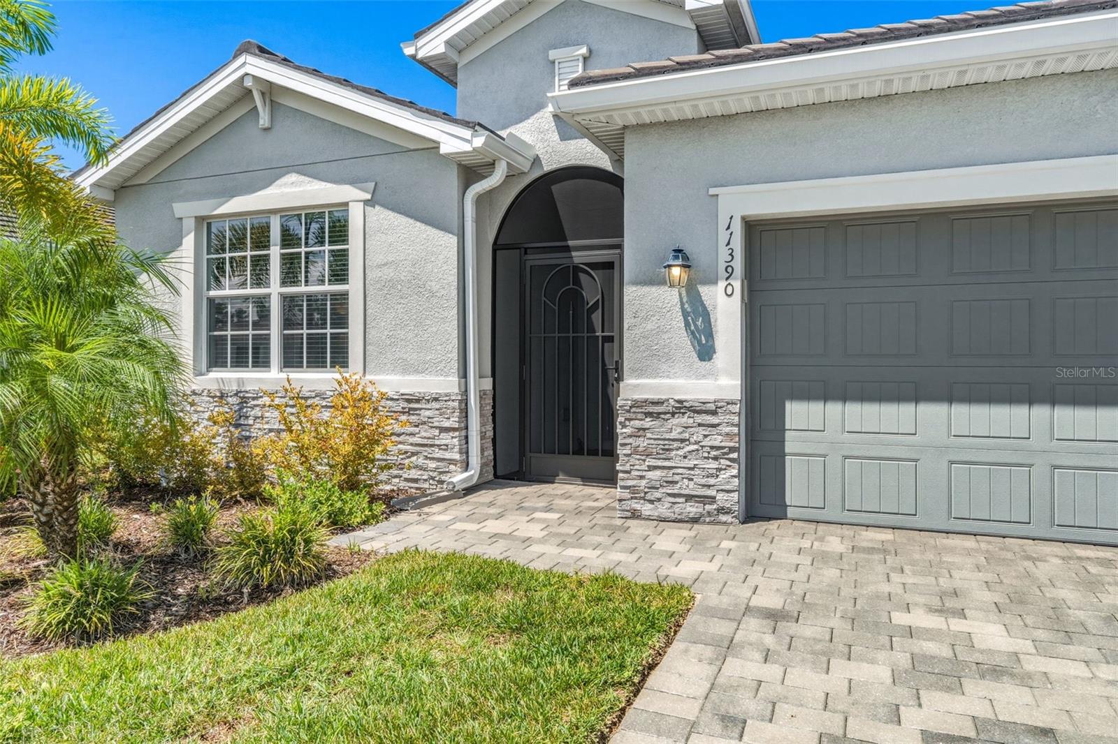 11390 BURGUNDY DR — photo 3
