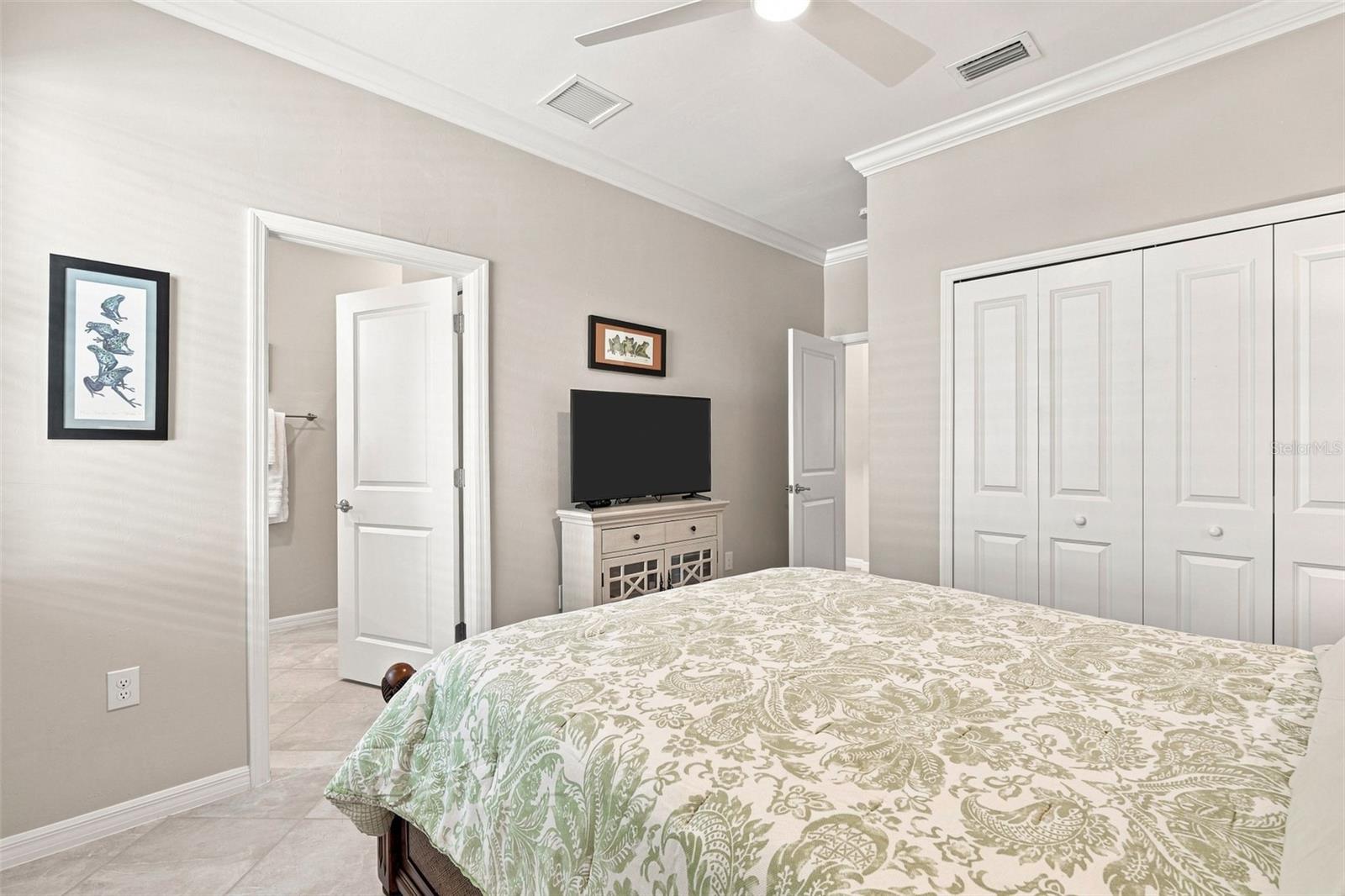 11390 BURGUNDY DR — photo 39