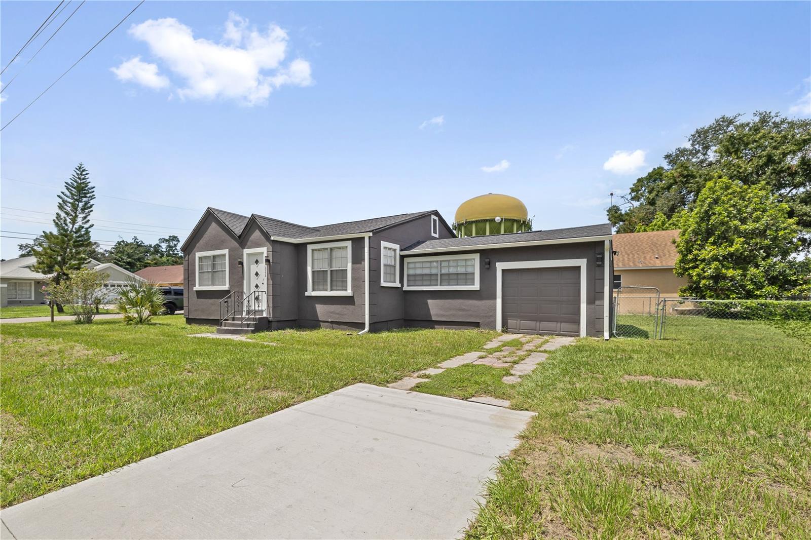 2202 N GLEN AVE — photo 2