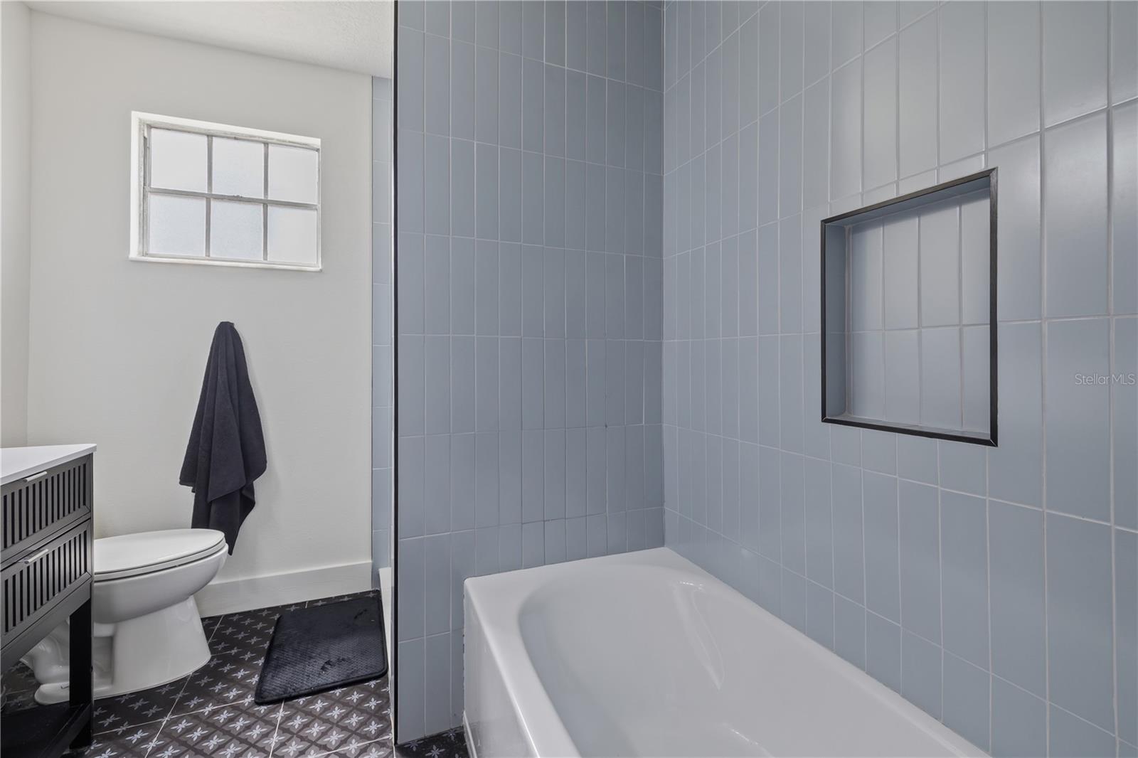 2202 N GLEN AVE — photo 14