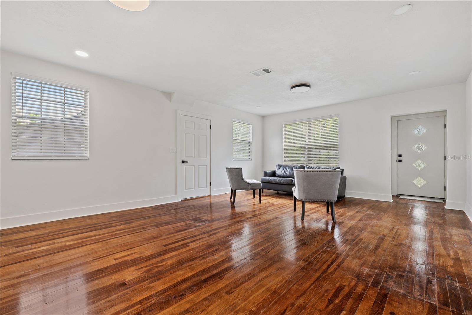 2202 N GLEN AVE — photo 7