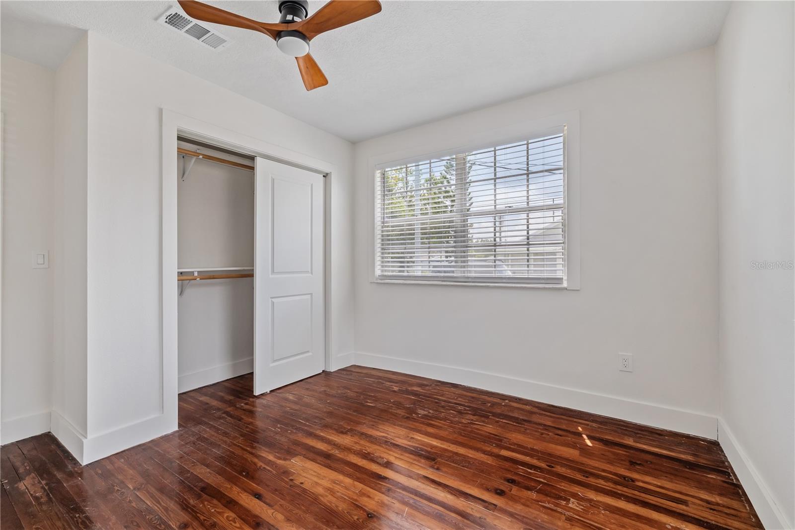 2202 N GLEN AVE — photo 16