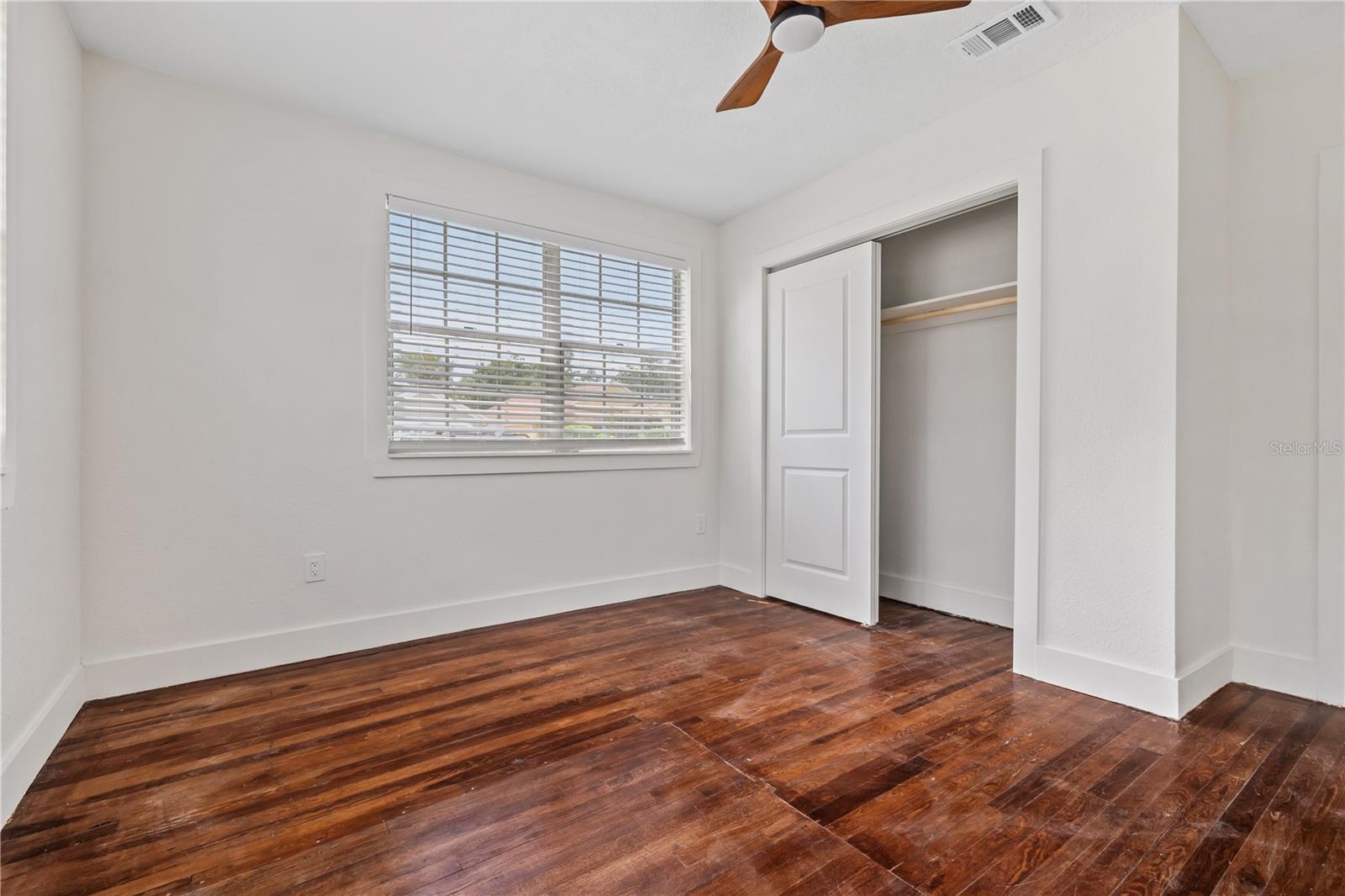 2202 N GLEN AVE — photo 12