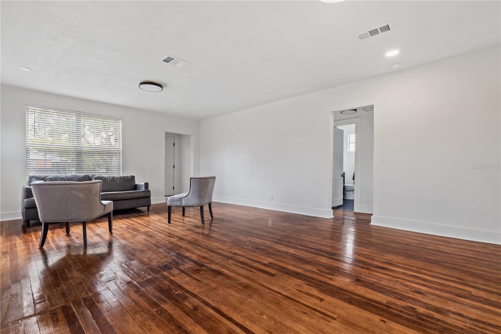 2202 N GLEN AVE — photo 6