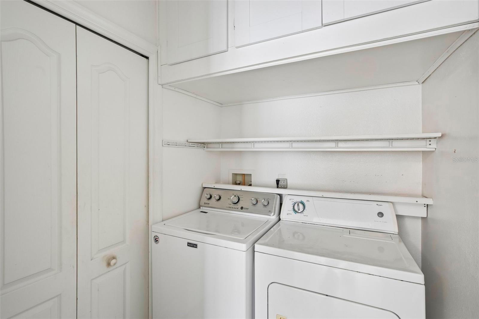 1104 VILLEROY DR — photo 38