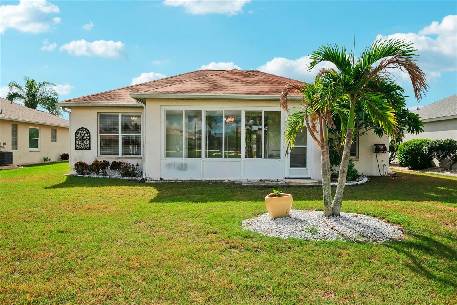 1104 VILLEROY DR — photo 44