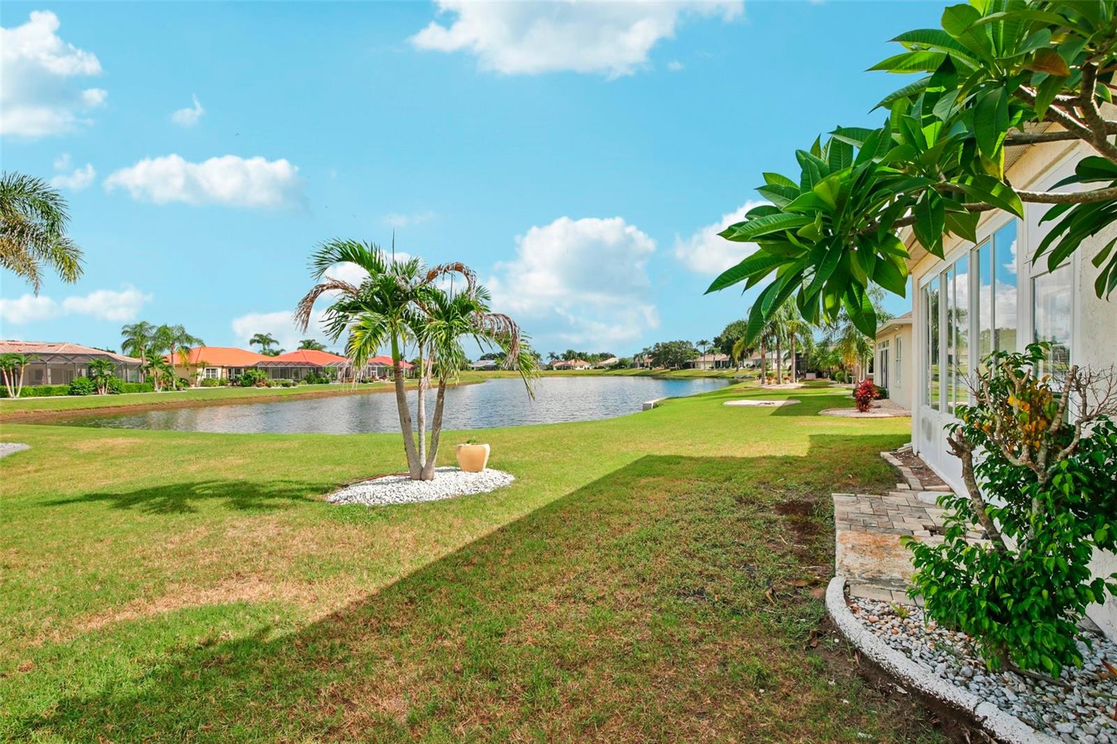 1104 VILLEROY DR — photo 42
